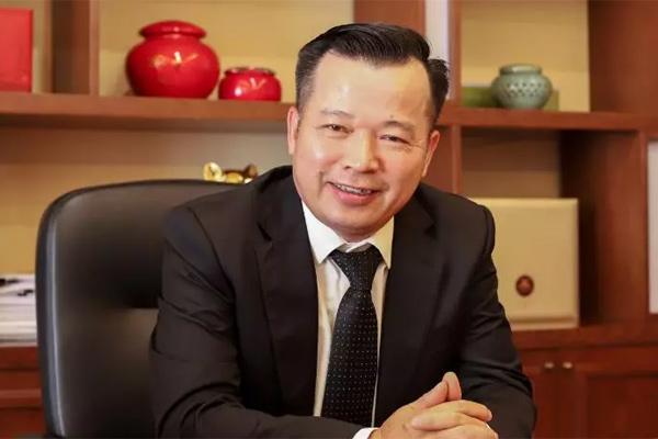 Giảng viên đại học gây sốt vì khuôn mặt đẹp như minh tinh-7