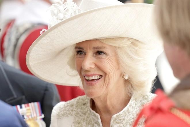 Chân dung tân Hoàng hậu Camilla của Vương quốc Anh-2