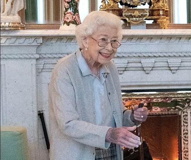 Phát hiện dấu hiệu báo trước sự ra đi cận kề của Nữ hoàng Anh-3