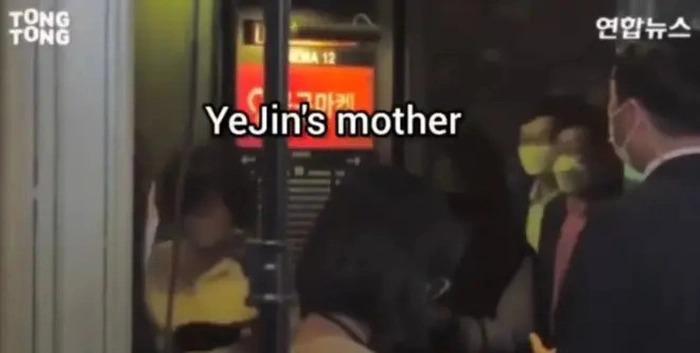 Bố mẹ Son Ye Jin đến ủng hộ phim của con rể cưng Hyun Bin-3