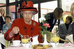 Thói quen ăn sáng giản dị của cố Nữ hoàng Anh