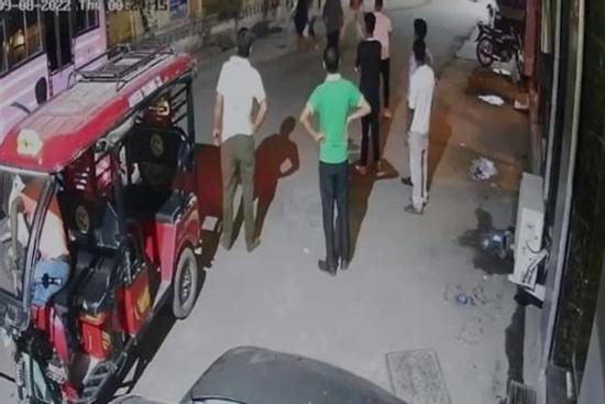 Thanh niên bị giết vì nhai thuốc lá gần Đền Vàng