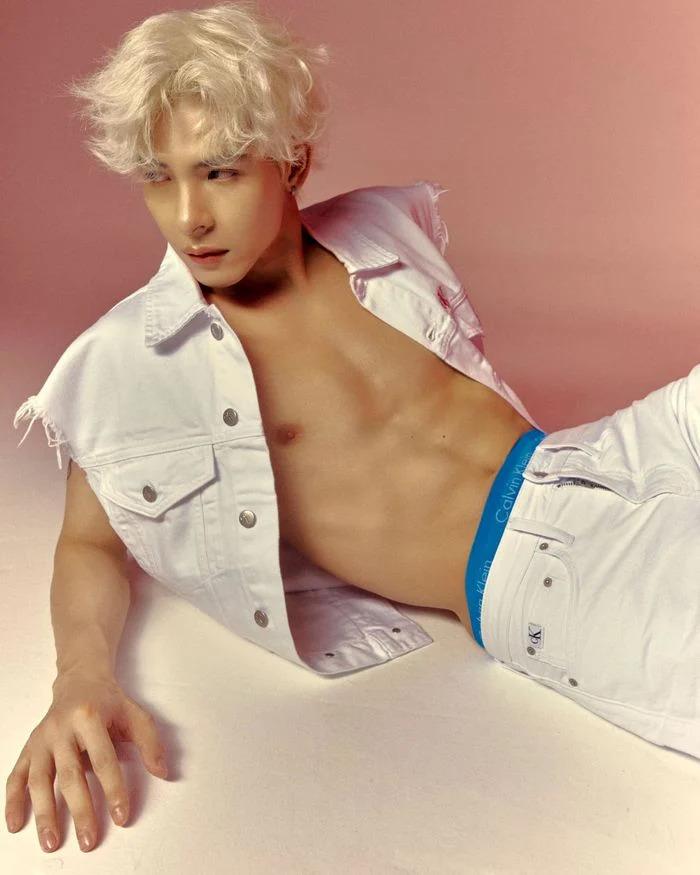 Sao nam Vbiz mê mẩn áo croptop khoe cơ bụng 6 múi-4