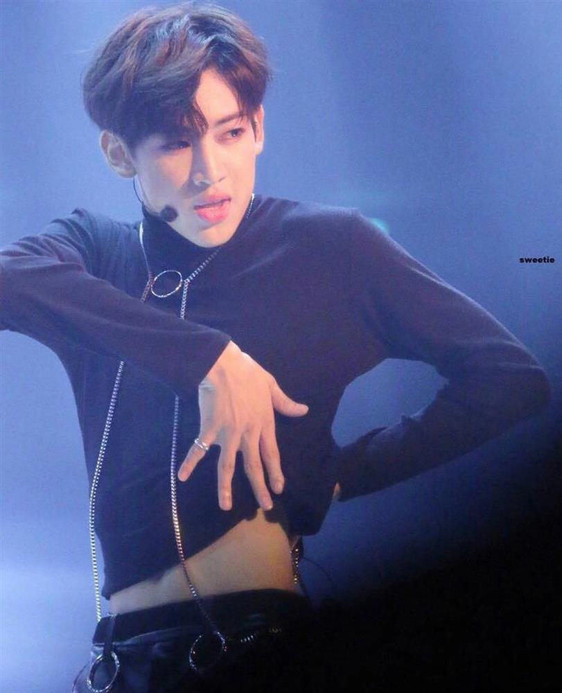 Sao nam Vbiz mê mẩn áo croptop khoe cơ bụng 6 múi-8