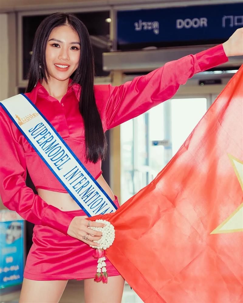 Bùi Quỳnh Hoa thi Siêu mẫu Quốc tế: 19 thí sinh, chất lượng kém-17