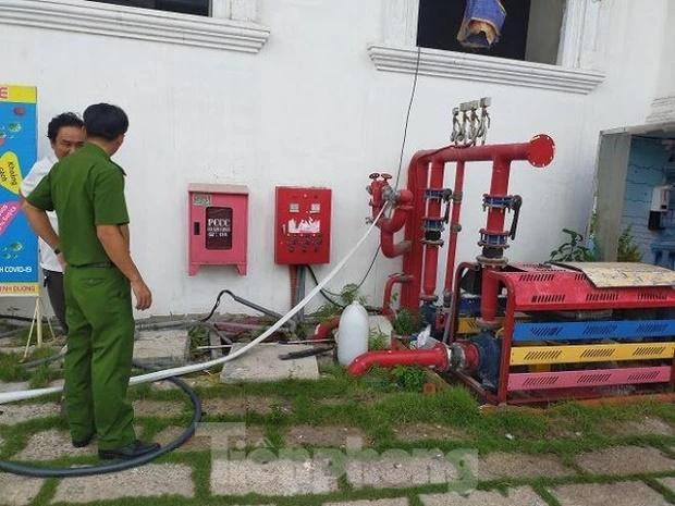 Vụ cháy quán karaoke ở Bình Dương: Vì sao phải cứu hỏa đến 24 giờ?-3