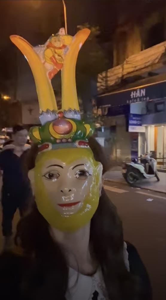 Hòa Minzy cải trang đi chơi Trung Thu khiến dân tình xỉu ngang-2