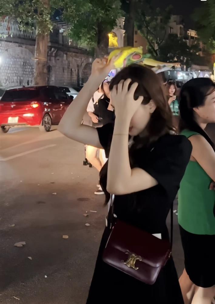 Hòa Minzy cải trang đi chơi Trung Thu khiến dân tình xỉu ngang-3