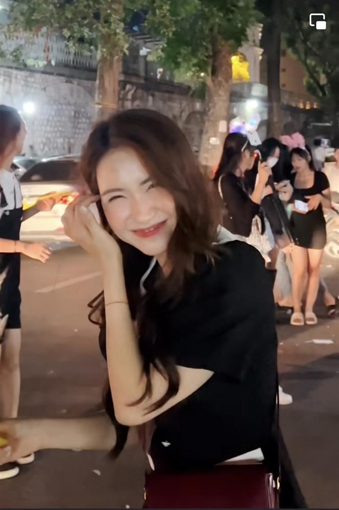 Hòa Minzy cải trang đi chơi Trung Thu khiến dân tình xỉu ngang-7