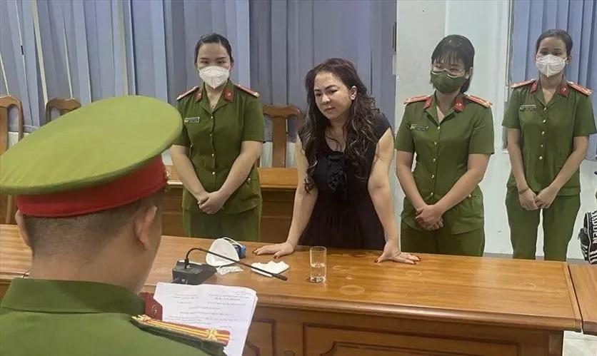 Vì sao bà Phương Hằng mắng chửi Thủy Tiên, Đàm Vĩnh Hưng?-2