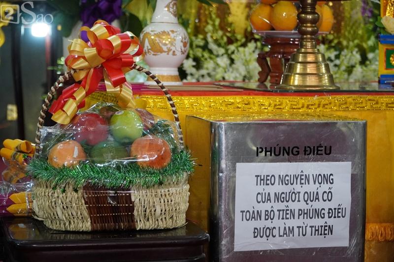 Kim Xuân khóc nghẹn, Thành Lộc cúi đầu trước di ảnh Thẩm Thúy Hằng-25