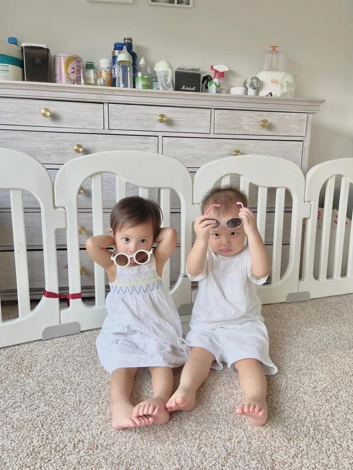 Hà Hồ mở văn nghệ mừng Trung thu tại gia cho Lisa - Leon-3