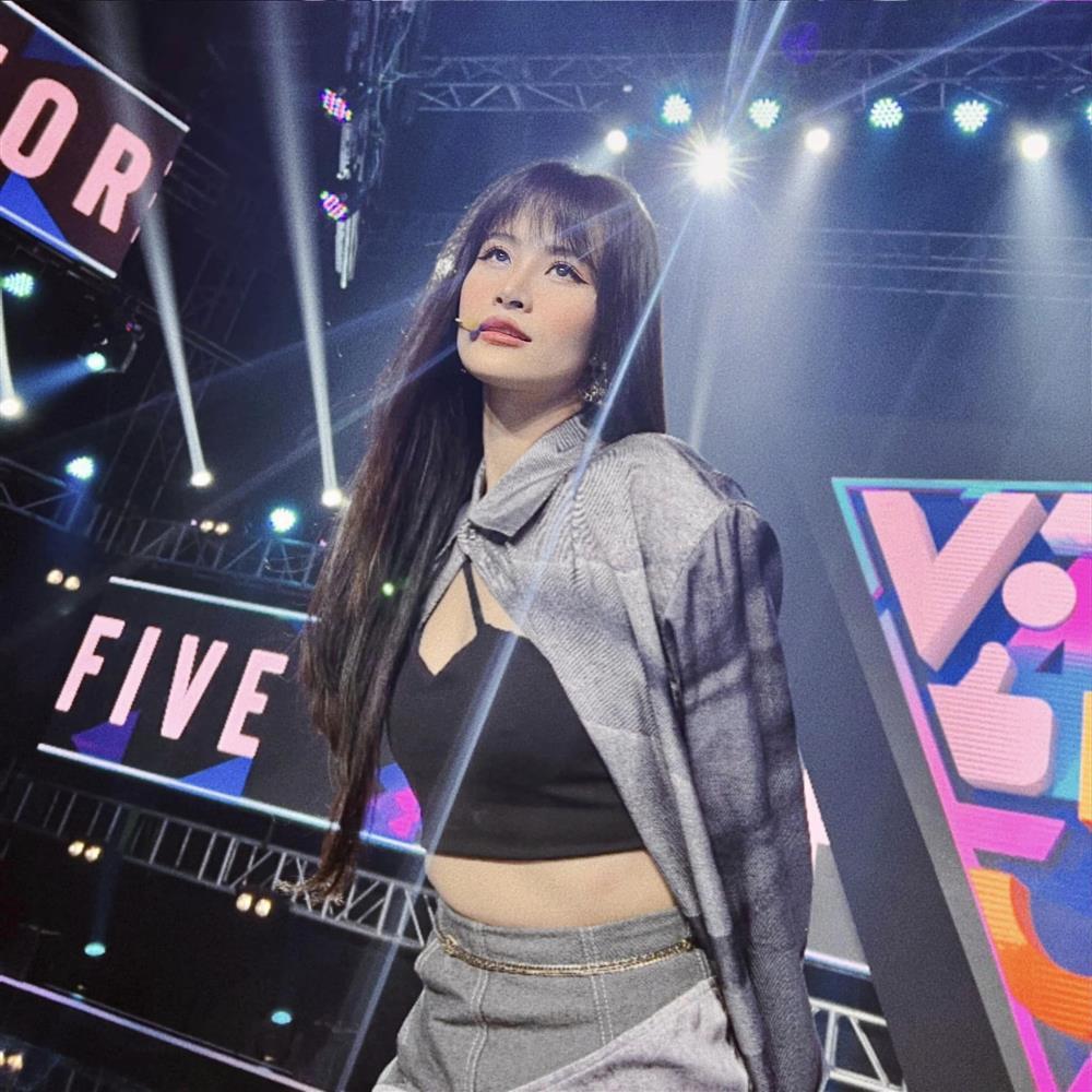 Đông Nhi mang thai lần 2?-7