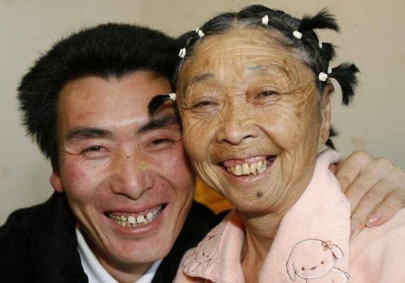 Cụ bà 58 tuổi lấy chàng 26, kết sau gần 30 năm ai cũng bất ngờ-1