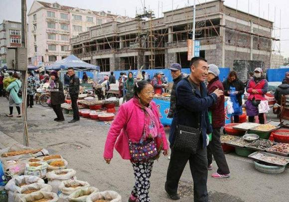 Cụ bà 58 tuổi lấy chàng 26, kết sau gần 30 năm ai cũng bất ngờ-5