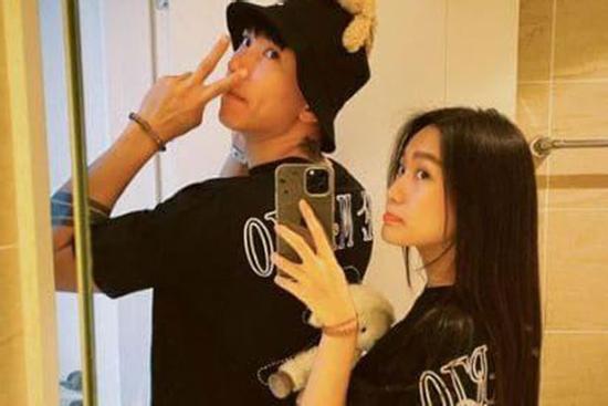 Văn Hậu lộ ảnh siêu nhắng nhít trong phòng riêng cùng Hải My