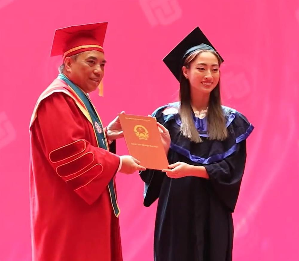 Lương Thùy Linh makeup sương sương đi nhận bằng xuất sắc-1