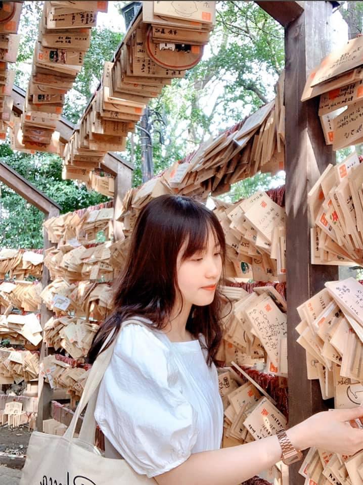 Chị gái Quang Linh Vlog lộ diện, xinh xắn chả kém hot girl-2