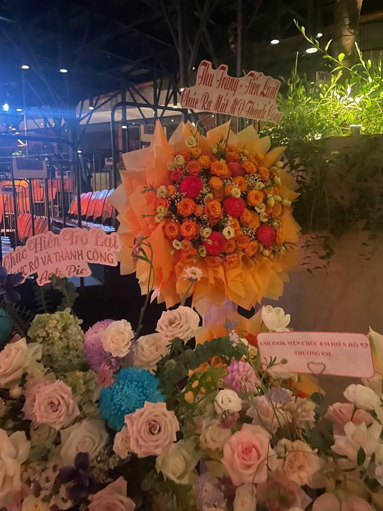 Hiền Hồ comeback xanh xao, Erik gửi hoa THƯƠNG EM-3