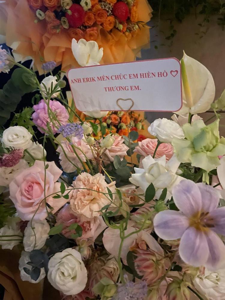 Hiền Hồ comeback xanh xao, Erik gửi hoa THƯƠNG EM-5