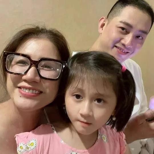 Vân Hugo tuyển vú em cho ái nữ, lương 20 triệu gây bàn tán-5