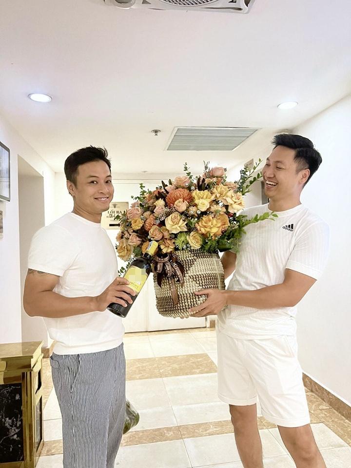 Hồng Đăng xuất hiện tươi rói, khoe ảnh tần suất dày-2