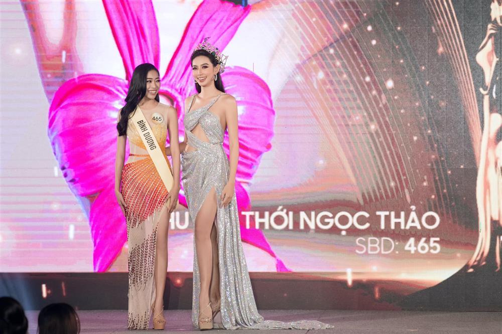 Cây hài Miss Grand Vietnam 2022 walk suýt ngã gợi nhớ Lệ Hằng-5