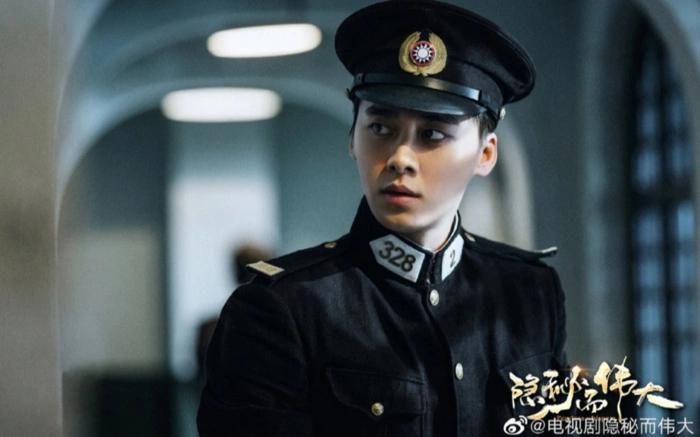 Trước khi bị bắt vì mua dâm, Lý Dịch Phong đóng phim nào flop phim đó-5