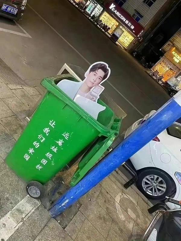 Lý Dịch Phong gánh hậu quả nặng nề vì mua dâm nhiều lần-4