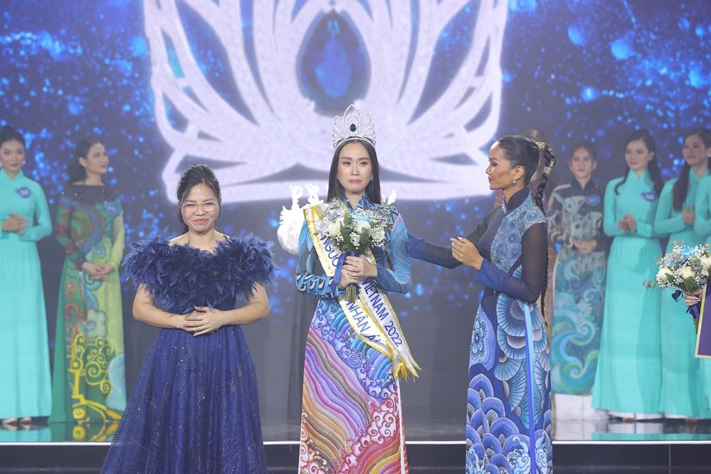 Sau nhiều lùm xùm tranh chấp tên gọi với cuộc thi Miss Grand Vietnam, cuối cùng cuộc thi Miss Peace Vietnam đã tìm ra hoa hậu là người đẹp Trần Thị Ban Mai, sinh năm 2000, đến từ TP.HCM
