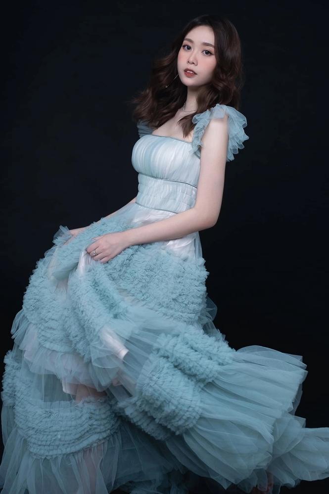 Cô cũng từng bị suy nghĩ tiêu cực bủa vây khi đang du học tại Mỹ thì bị mắc kẹt vì Covid-19 rồi đón chuyến bay cứu trợ để về Việt Nam.