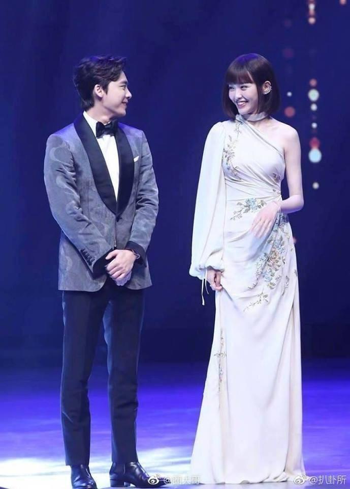 Loạt mỹ nhân bị nghi hẹn hò dù chớp nhoáng cạnh Lý Dịch Phong-9