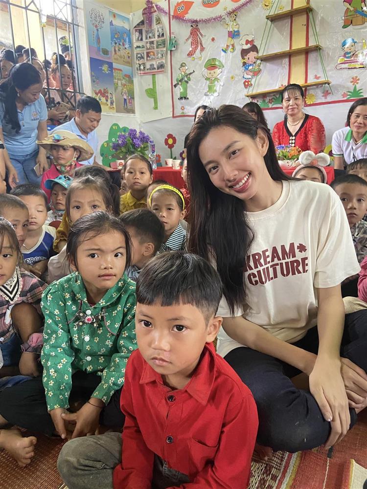 Thùy Tiên ghi điểm với hành động tinh tế khi đi từ thiện tại Sơn La-6