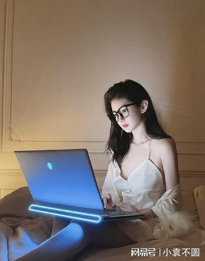 Hotgirl Blase Loan Loan thế nào mà Lý Dịch Phong book lịch?-5