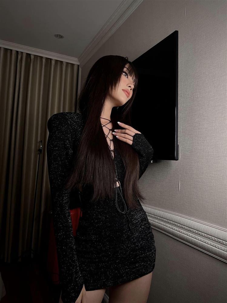 Hoa hậu Mai Phương đổi phong cách chất chơi sau 1 tháng đăng quang-4