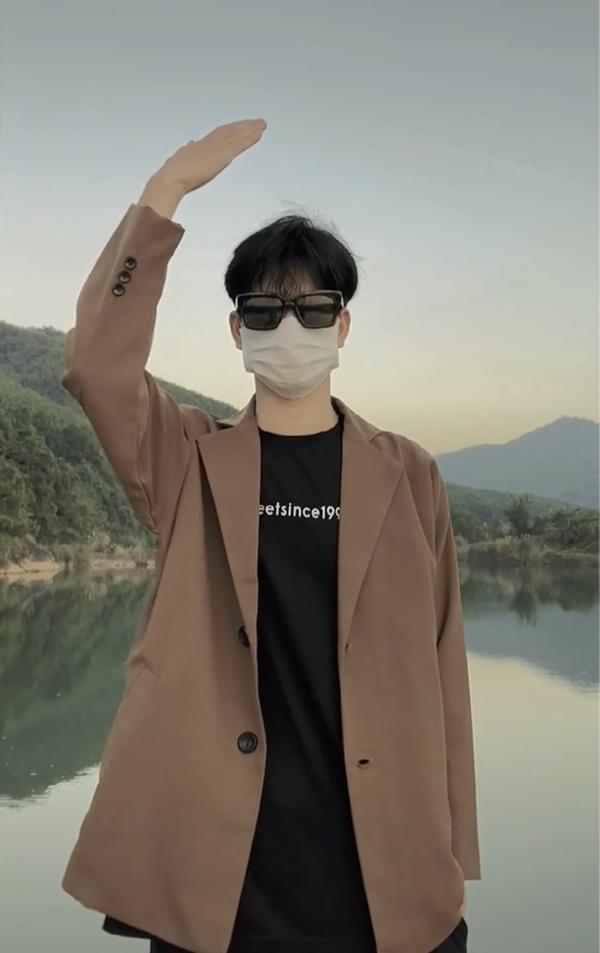 Rộ tin TikToker Phùn Anh nổi tiếng loạt video biến hình, là một cô gái-4