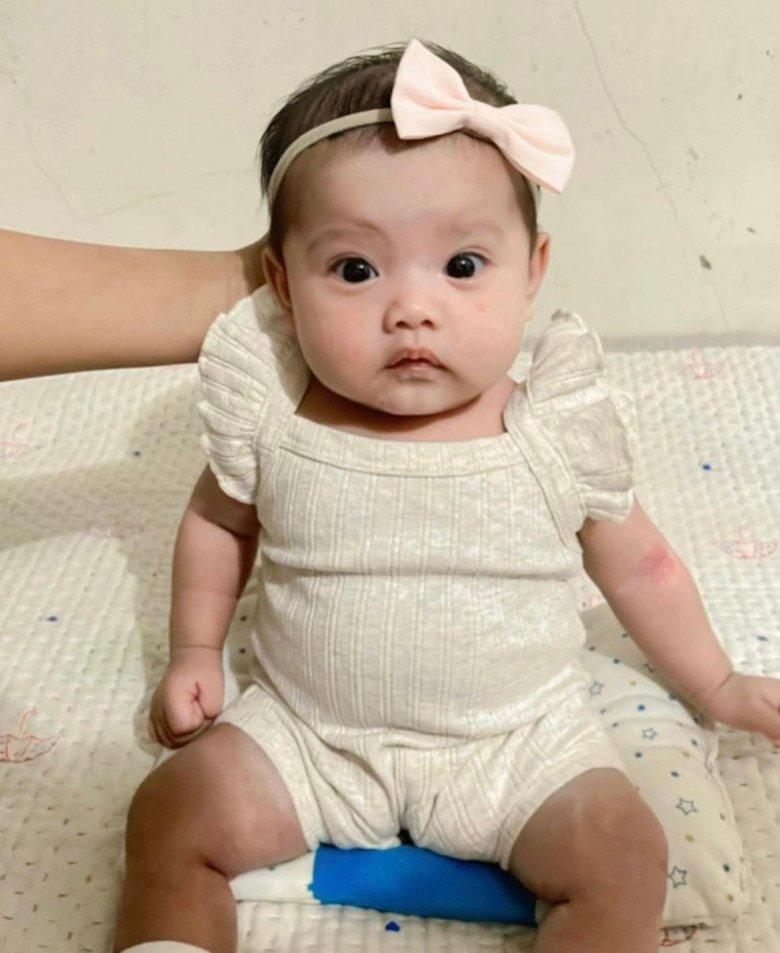 Cô bé ăn xin nổi đình đám 6 năm trước, giờ cuộc sống vạn người mơ-7