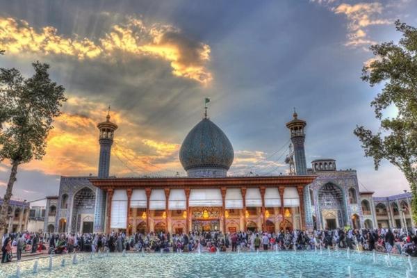 Du khách siêu may mắn, 80 lần nhặt được kim cương trong công viên-4