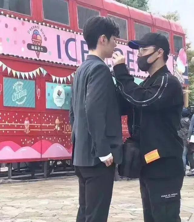 Làm rõ tin đồn Tiêu Chiến được bao nuôi, thân mật đàn ông lạ-2