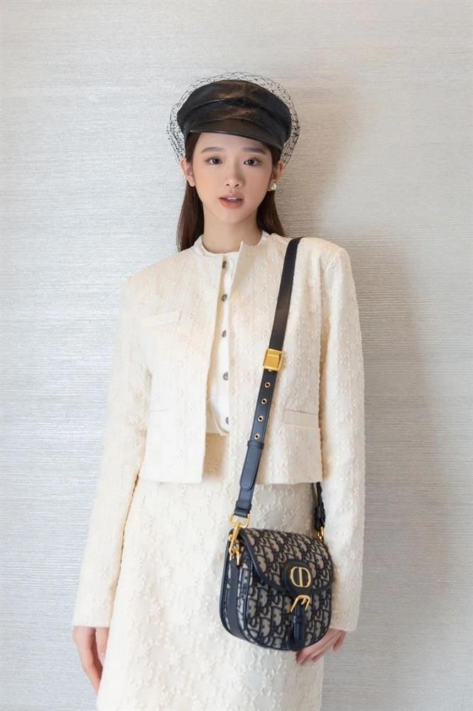 Linh Ka và những màn vung tiền khủng mua túi hiệu ở tuổi 20-7