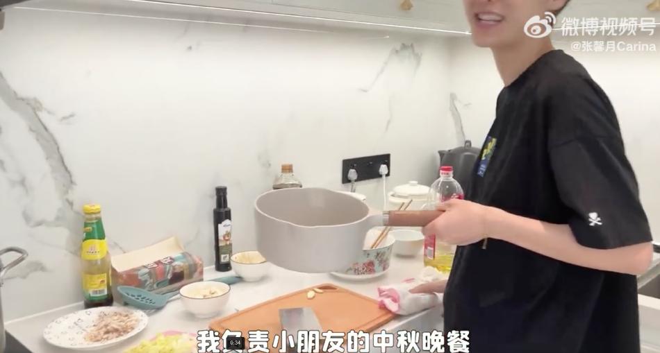 Bà xã Lâm Phong làm rõ thông tin mang bầu lần 2-1