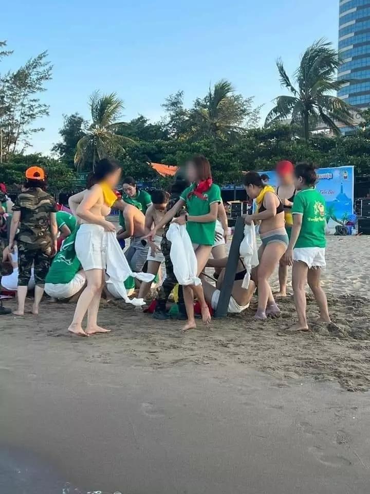Xôn xao nhóm phụ nữ cởi áo chơi team building ở Hạ Long-6