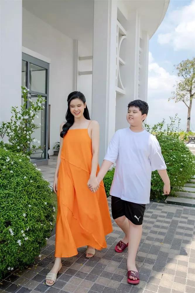 Cùng Trương Quỳnh Anh đi sự kiện, quý tử 10 tuổi như thanh niên-7