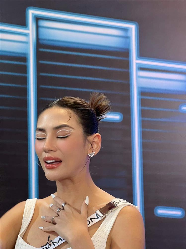 Tin showbiz Việt ngày 13/9: Võ Hoàng Yến ngán ngẩm trợ lý-1