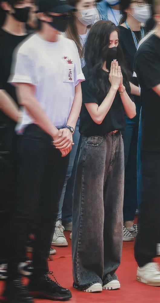 Lưu Thi Thi bùng nổ khí chất, đẹp áp đảo nam chính trong lễ ra mắt phim-6