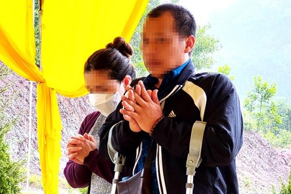 Vụ gửi con chữa bệnh nhận về tro cốt: Thi thể bé hỏa thiêu trong xô sắt-1