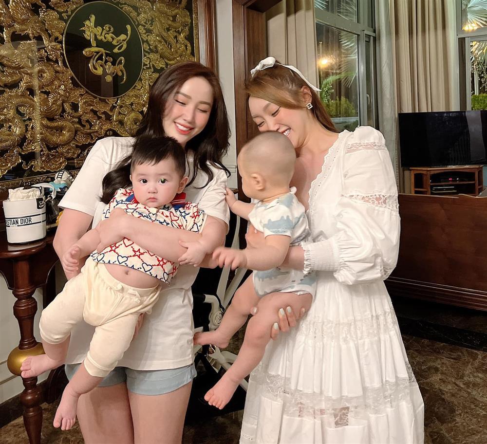 Con trai Bảo Thy gặp con trai Chi Bảo, gấp đôi sự dễ thương-5