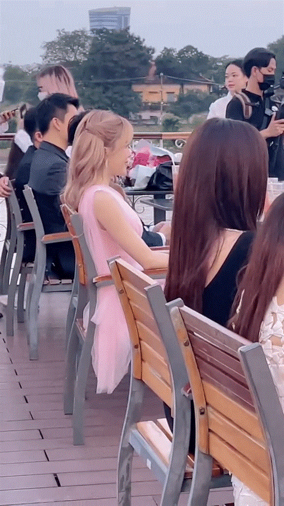 Thiều Bảo Trâm nở nụ cười khi Lương Bích Hữu hát hụt hơi-4