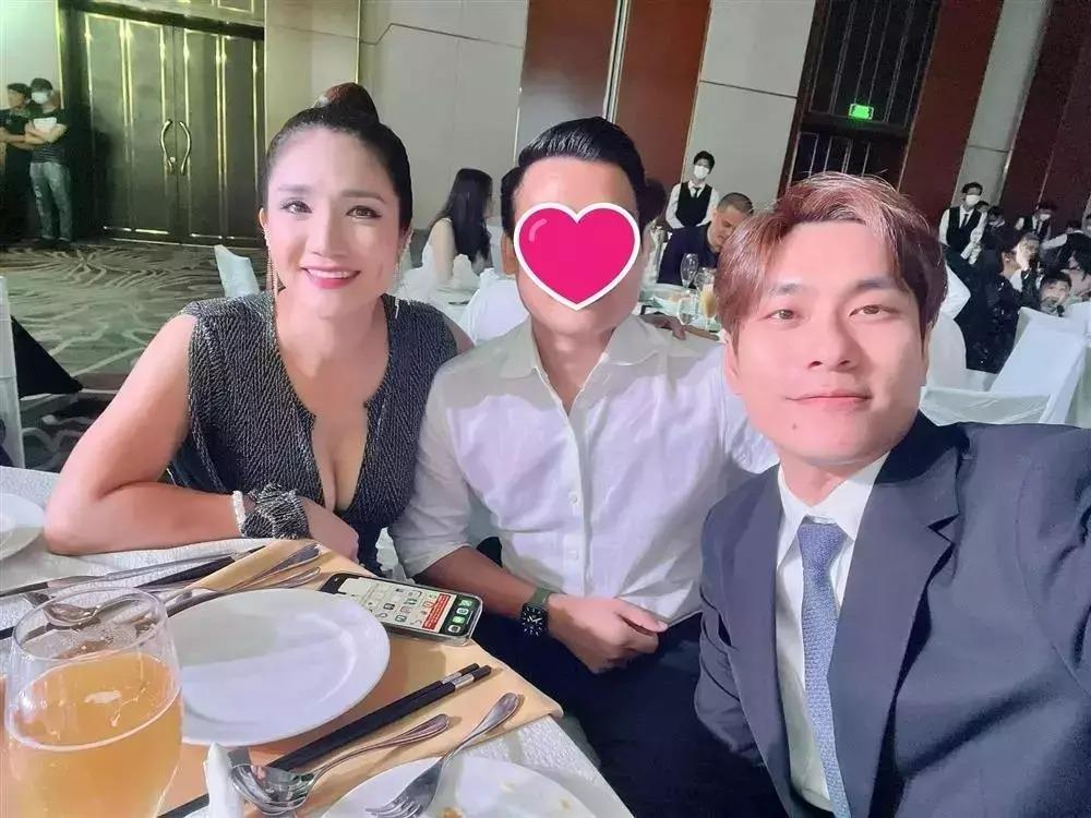 Kiều Minh Tuấn xuất hiện râu ria, tóc hoa râm như trung niên-11