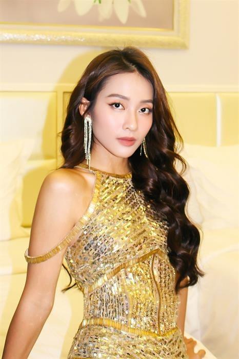 Kết nào cho Khả Ngân khi đụng hàng hoa hậu Thùy Tiên?-7
